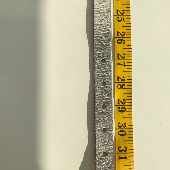 ⚡️NYE SALE⚡️ Brave Skinny Silver Metallic Belt - Picture 3 of 7